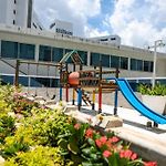 Moderno hospedaje privado con piscina