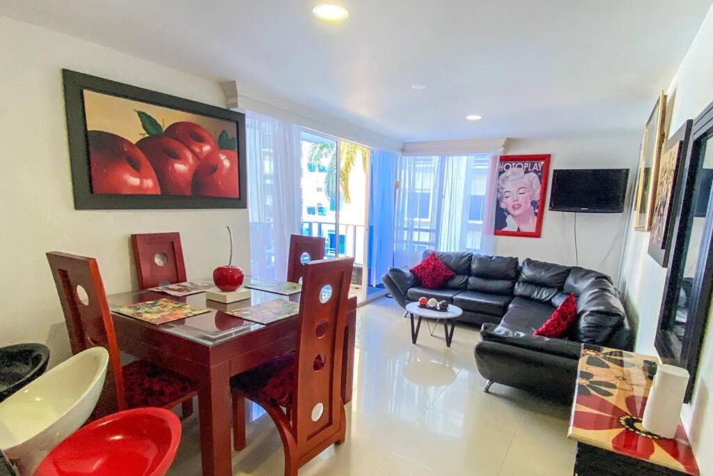 Moderno Privado Con Piscina